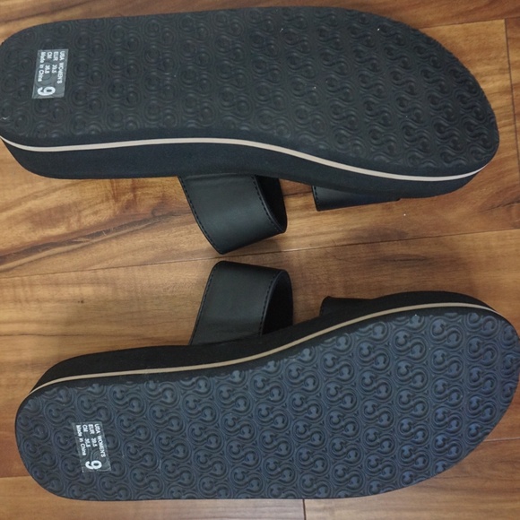 Cobian Dana Rise Black Sandals - Size 9 - Picture 5 of 7